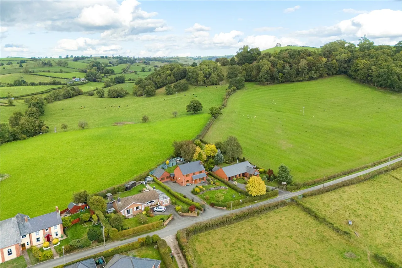Tregynon, Newtown, SY16, photo 70