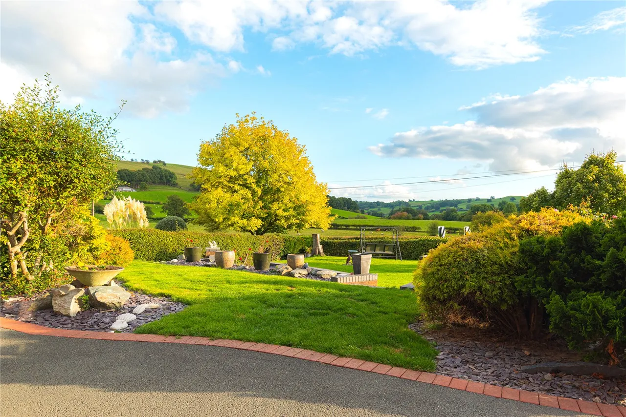 Tregynon, Newtown, SY16, photo 67