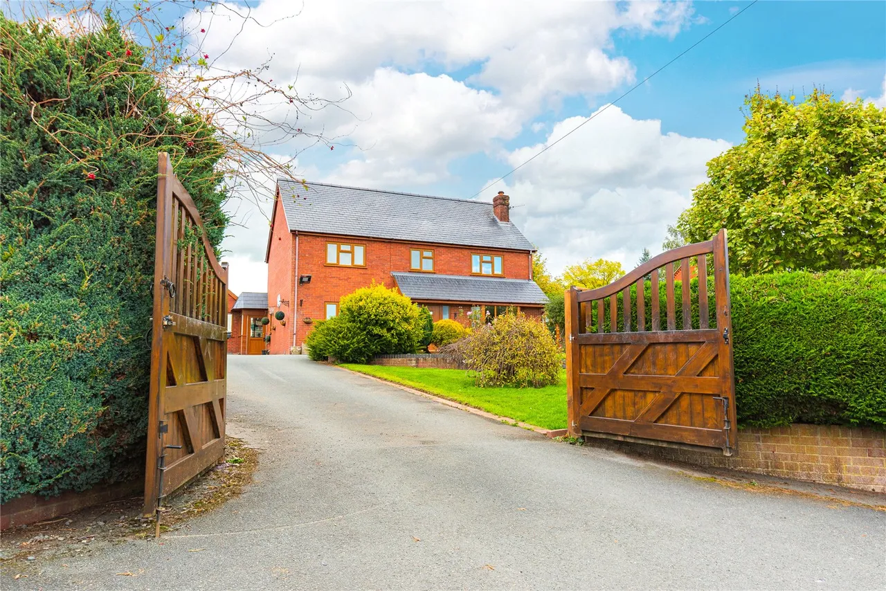 Tregynon, Newtown, SY16, photo 61