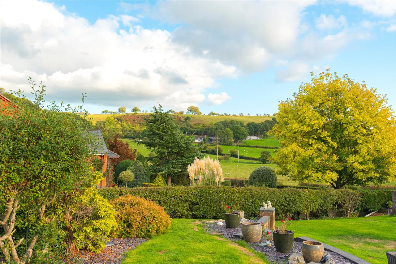 Tregynon, Newtown, SY16, photo 66
