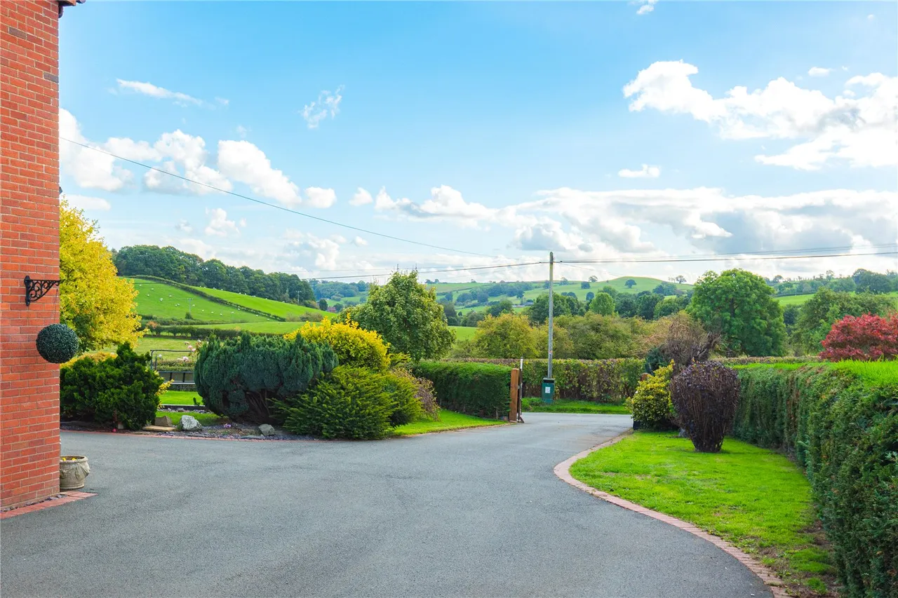 Tregynon, Newtown, SY16, photo 48