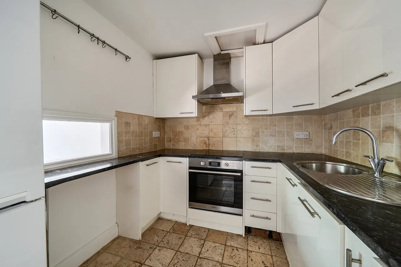 Flat 3, 19 Redcliffe Gardens, London, photo 6