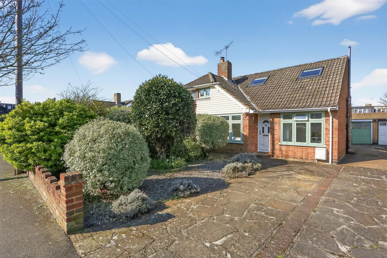 4 bed house for sale — Grennell Road, Sutton, SM1 3DW