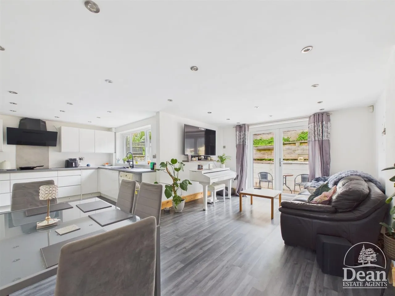 Woodland Rise, Lydney, photo 2
