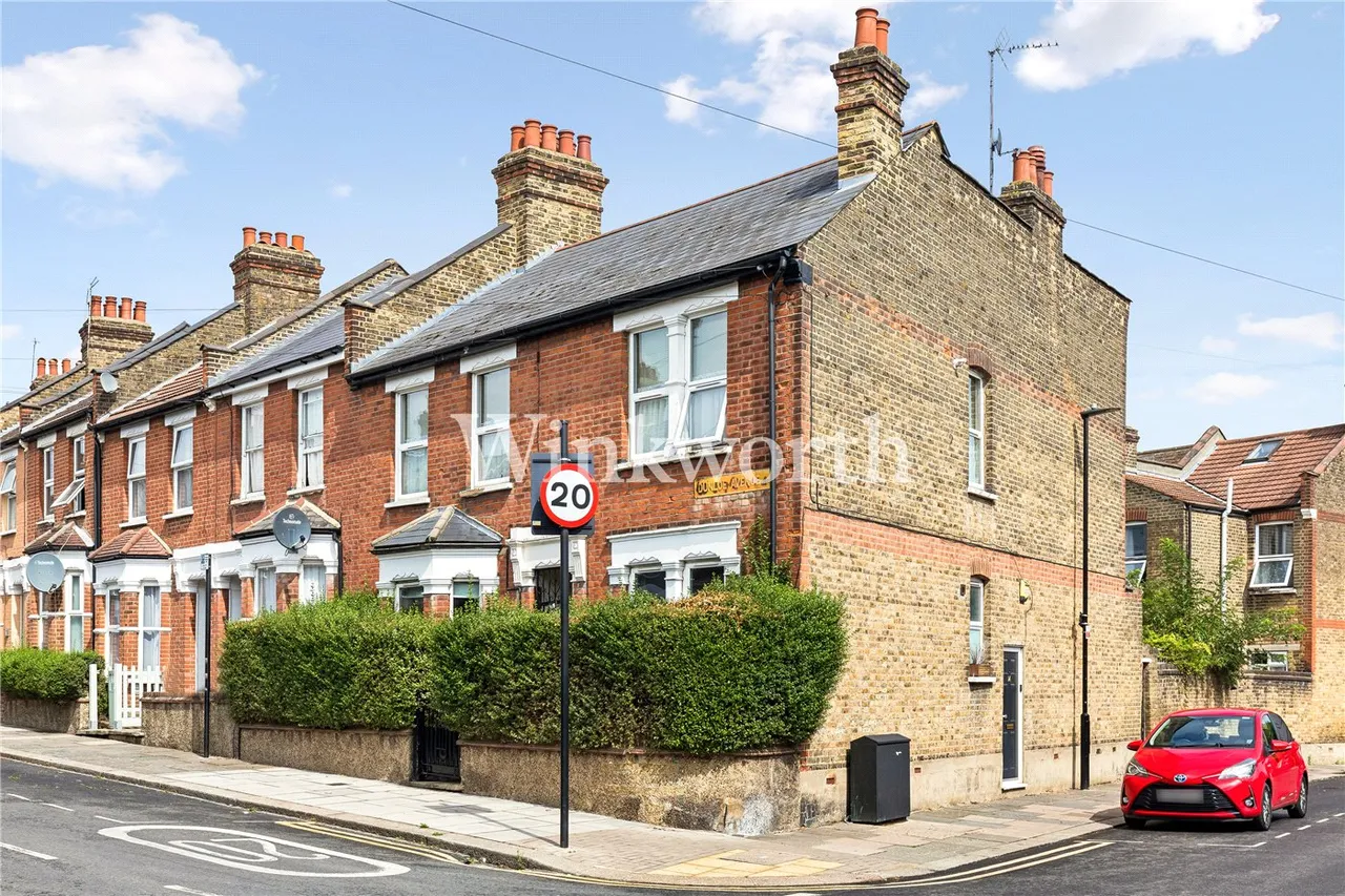 2 bed flat for sale — Dunloe Avenue, London, N17