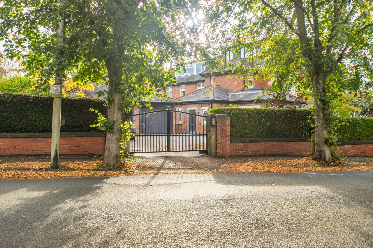 North Park Avenue, Lidgett Park, LS8, photo 45
