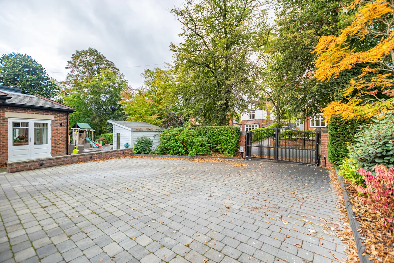 North Park Avenue, Lidgett Park, LS8, photo 40