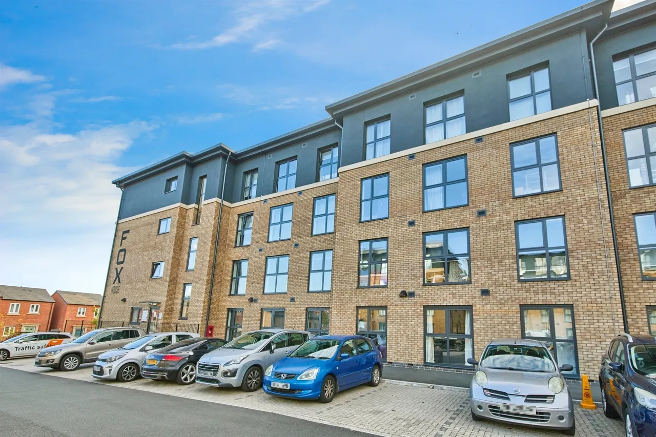 2 bed flat for sale, Erasmus Drive, Derby, DE1