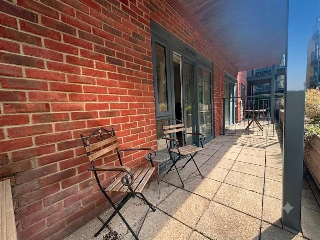 Carleton House, Boulevard Drive, NW9, London, photo 6