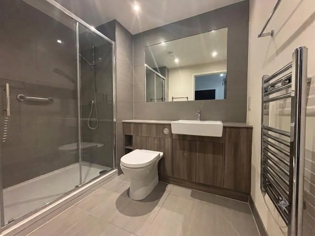 Carleton House, Boulevard Drive, NW9, London, photo 5