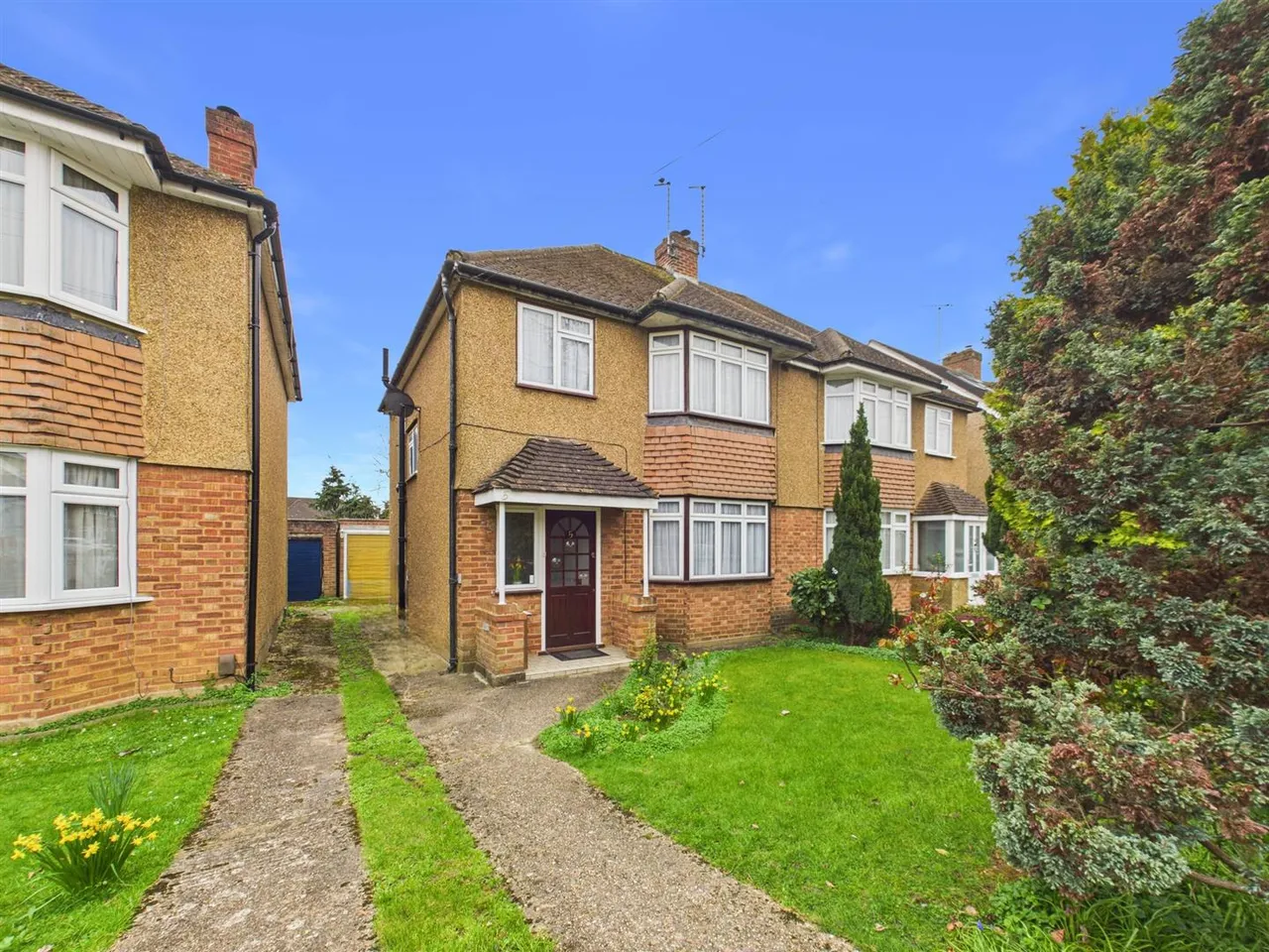3 bed property for sale — Wood Rise, Pinner, HA5 2JD