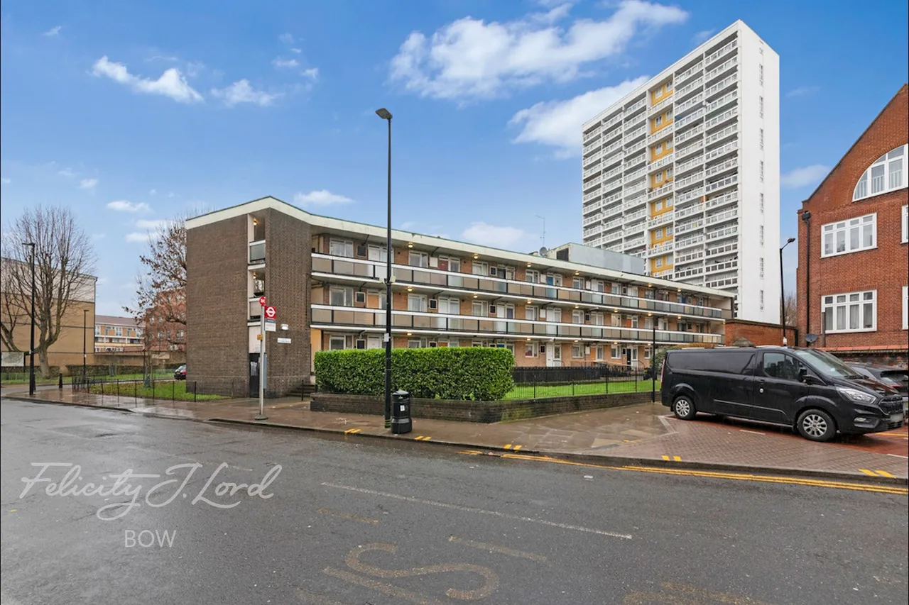 1 bed flat for sale, Devons Road, London