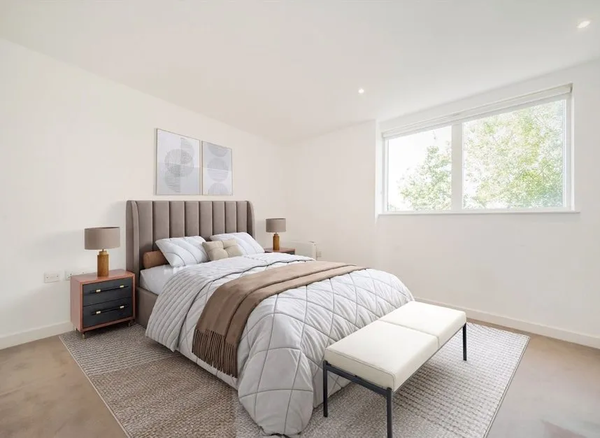 Pump House Crescent, Brentford, TW8, photo 4