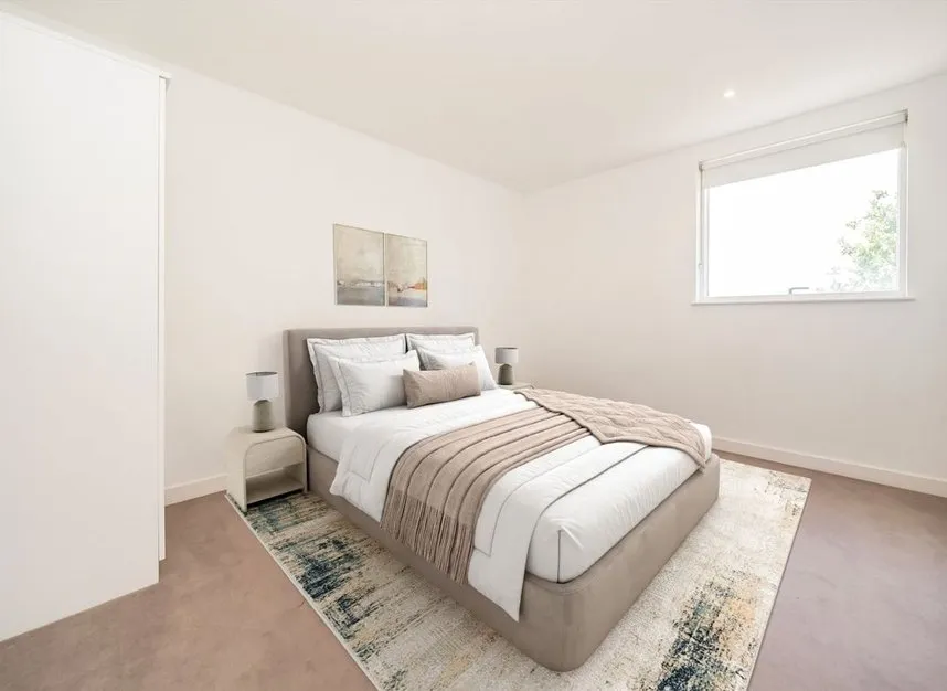 Pump House Crescent, Brentford, TW8, photo 5