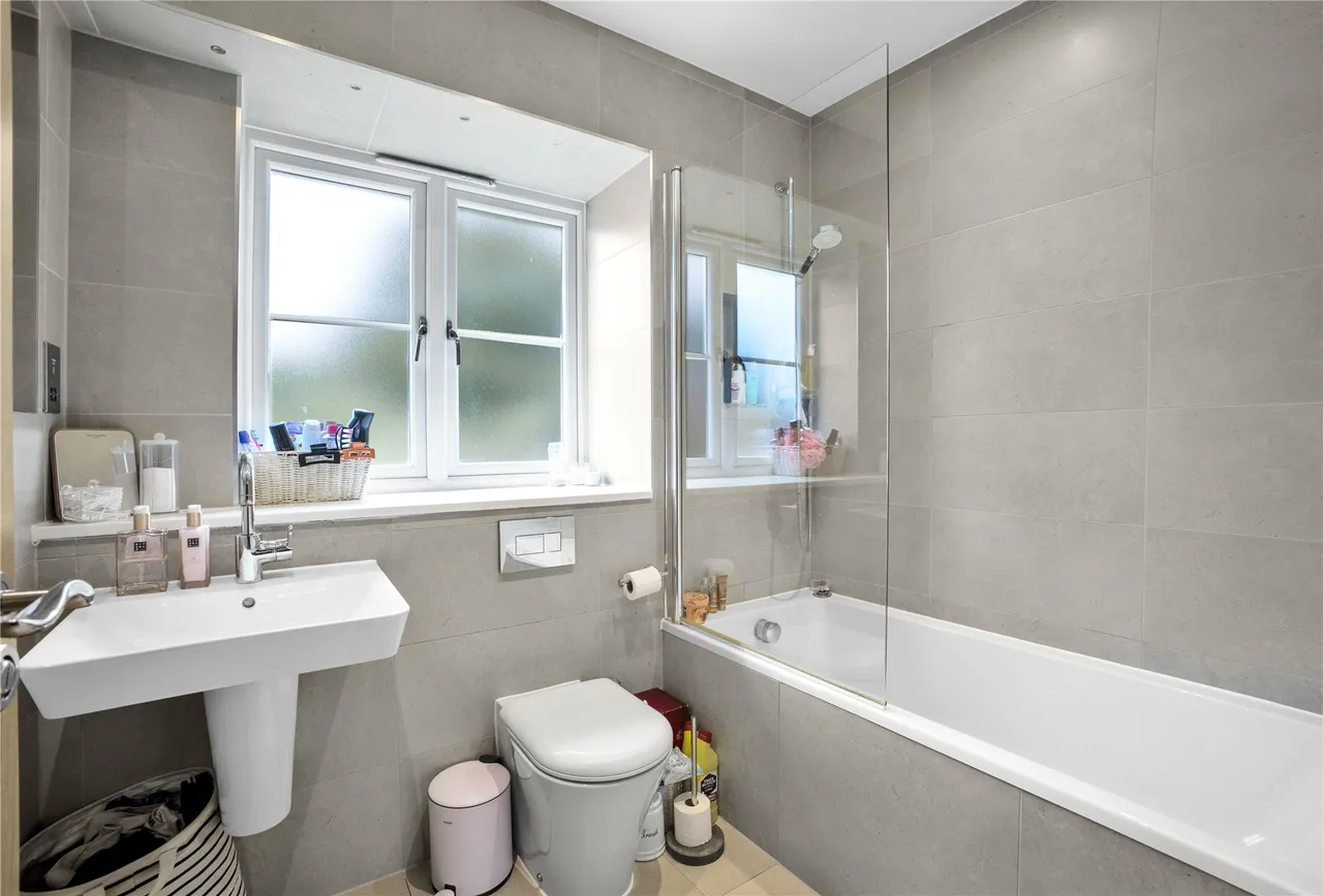 Rose Meadow, West End, GU24, photo 17