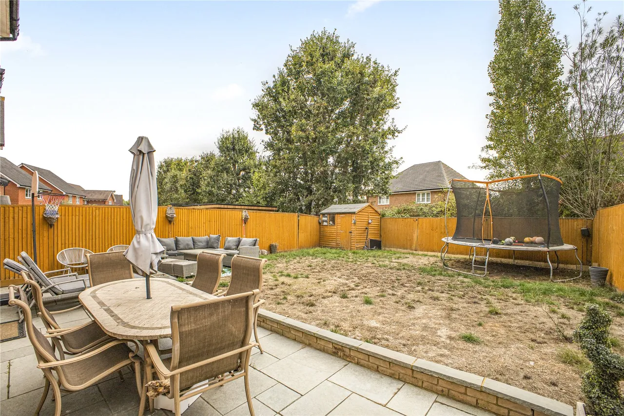 Rose Meadow, West End, GU24, photo 19