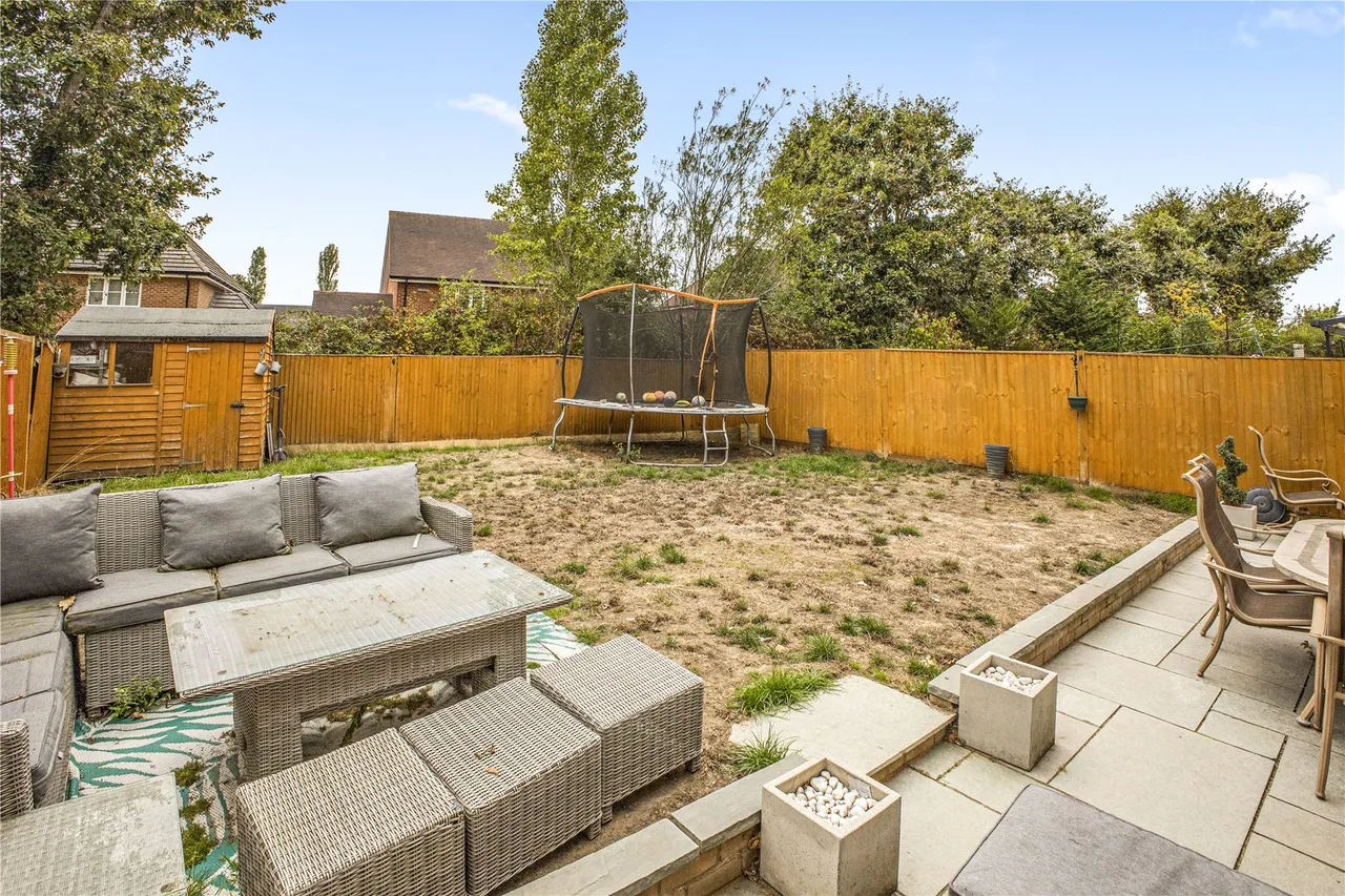 Rose Meadow, West End, GU24, photo 18