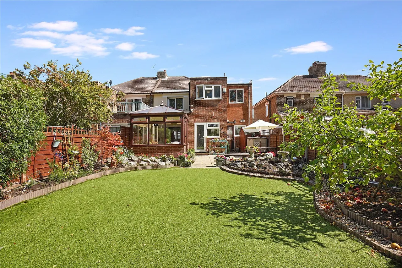 Selsey Crescent, DA16, photo 22