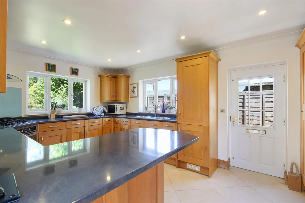 Birch Close, Hildenborough, photo 2