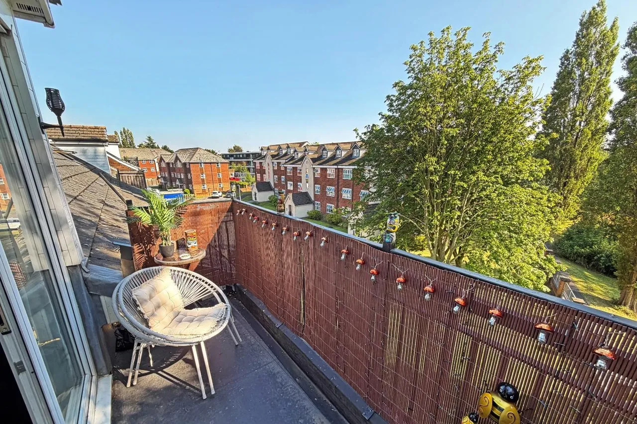 186 Hall Lane, Manchester M23 1NB, photo 6