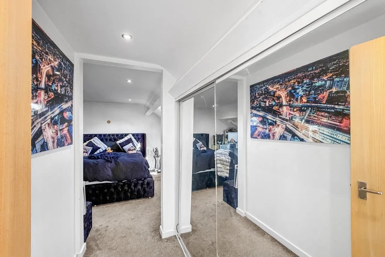 186 Hall Lane, Manchester M23 1NB, photo 11