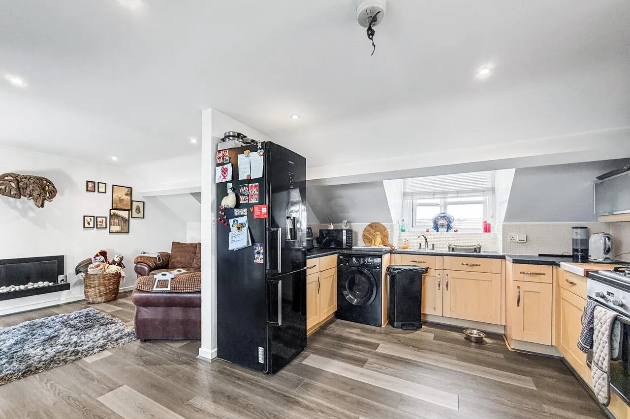 186 Hall Lane, Manchester M23 1NB, photo 9