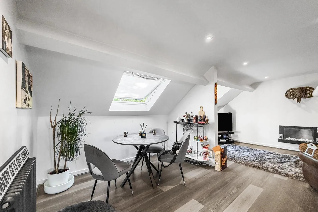 186 Hall Lane, Manchester M23 1NB, photo 7