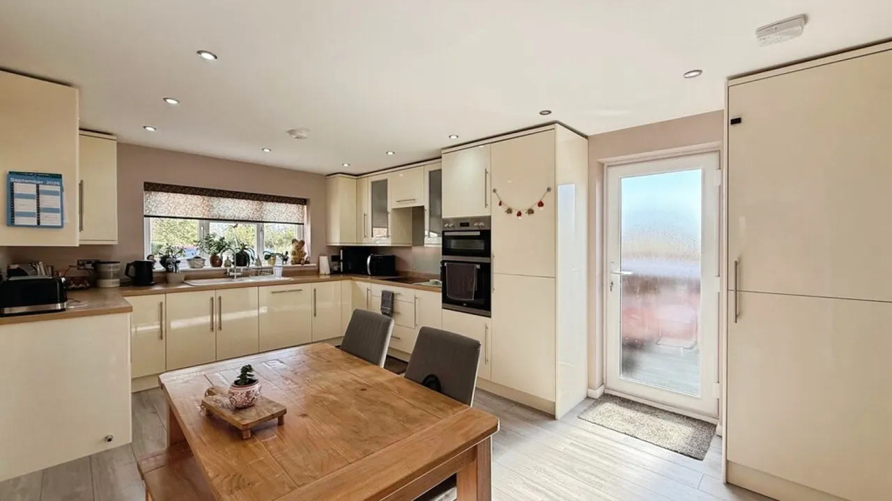 Clearwood View, Chapmanslade, BA13, photo 3