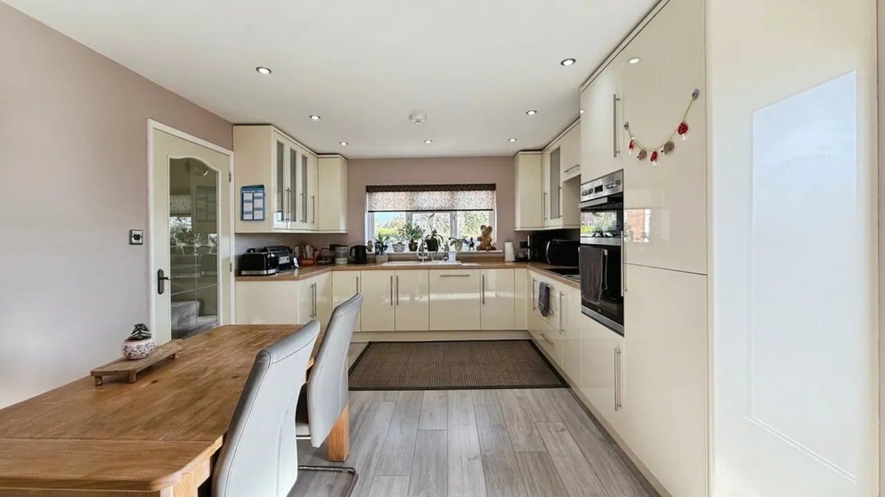 Clearwood View, Chapmanslade, BA13, photo 2