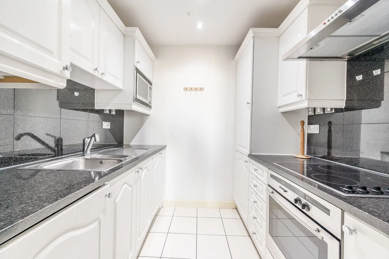 921 Point West, 116 Cromwell Road, London, photo 2