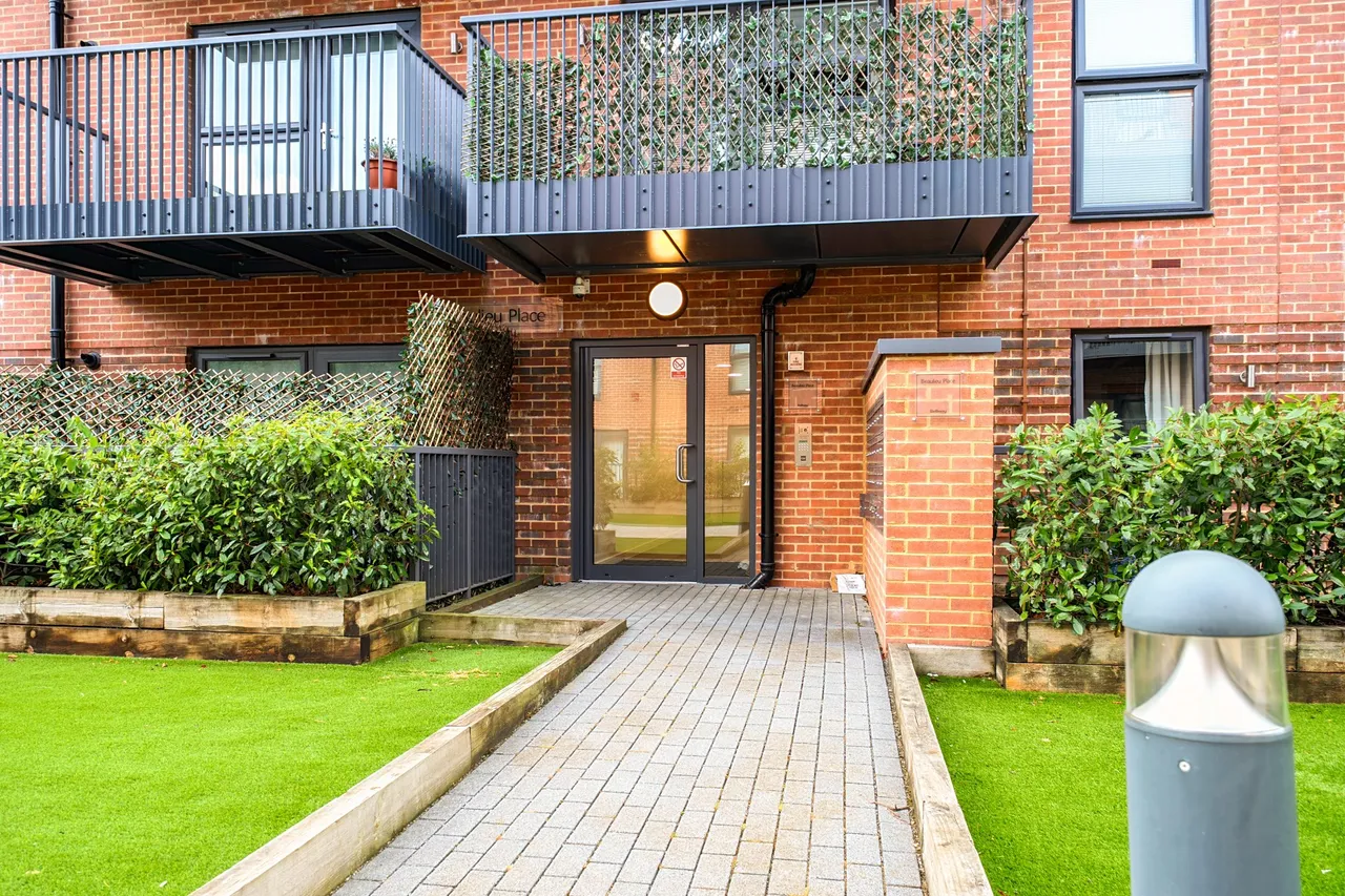 Beaulieu Place Station Road, Hook, RG27 9QG, photo 14