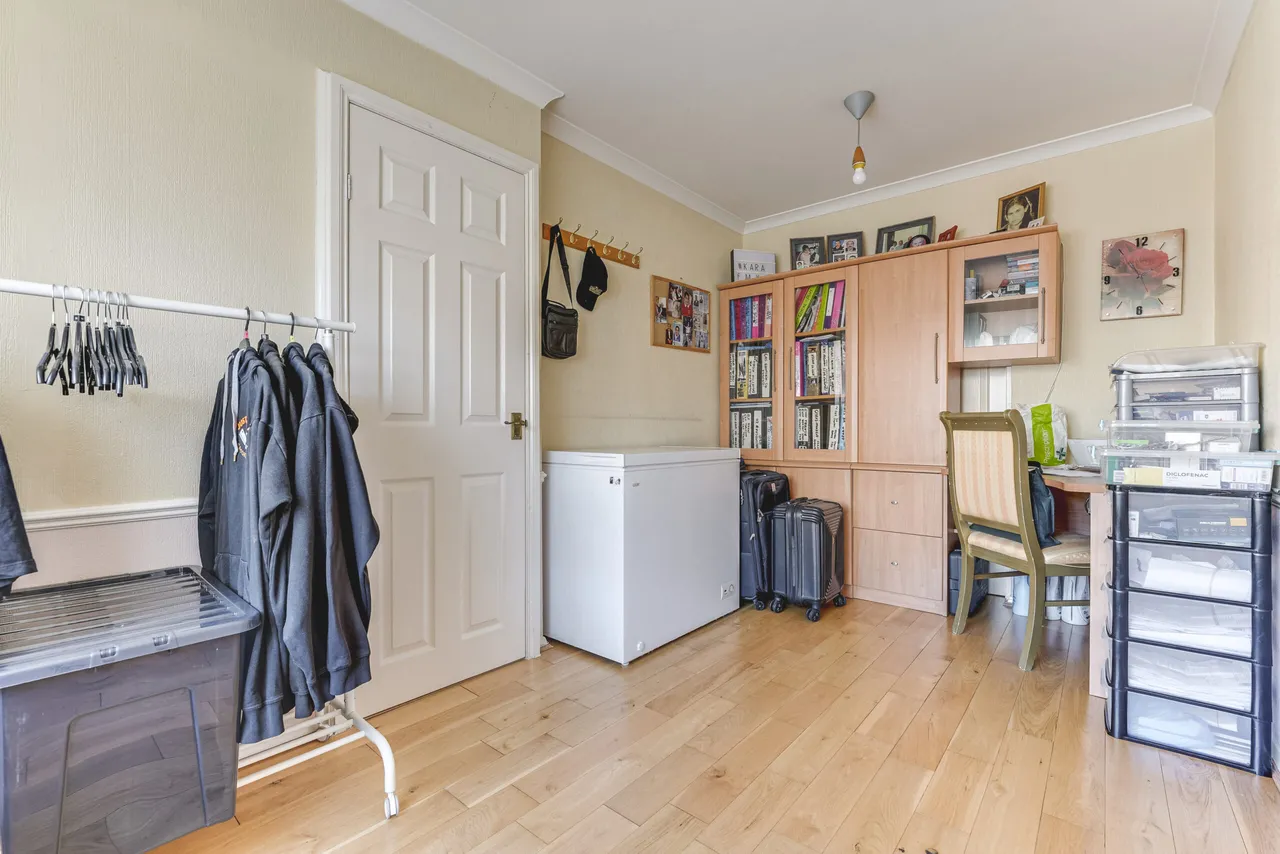 Peregrine Road, Waltham Abbey, EN9, photo 15