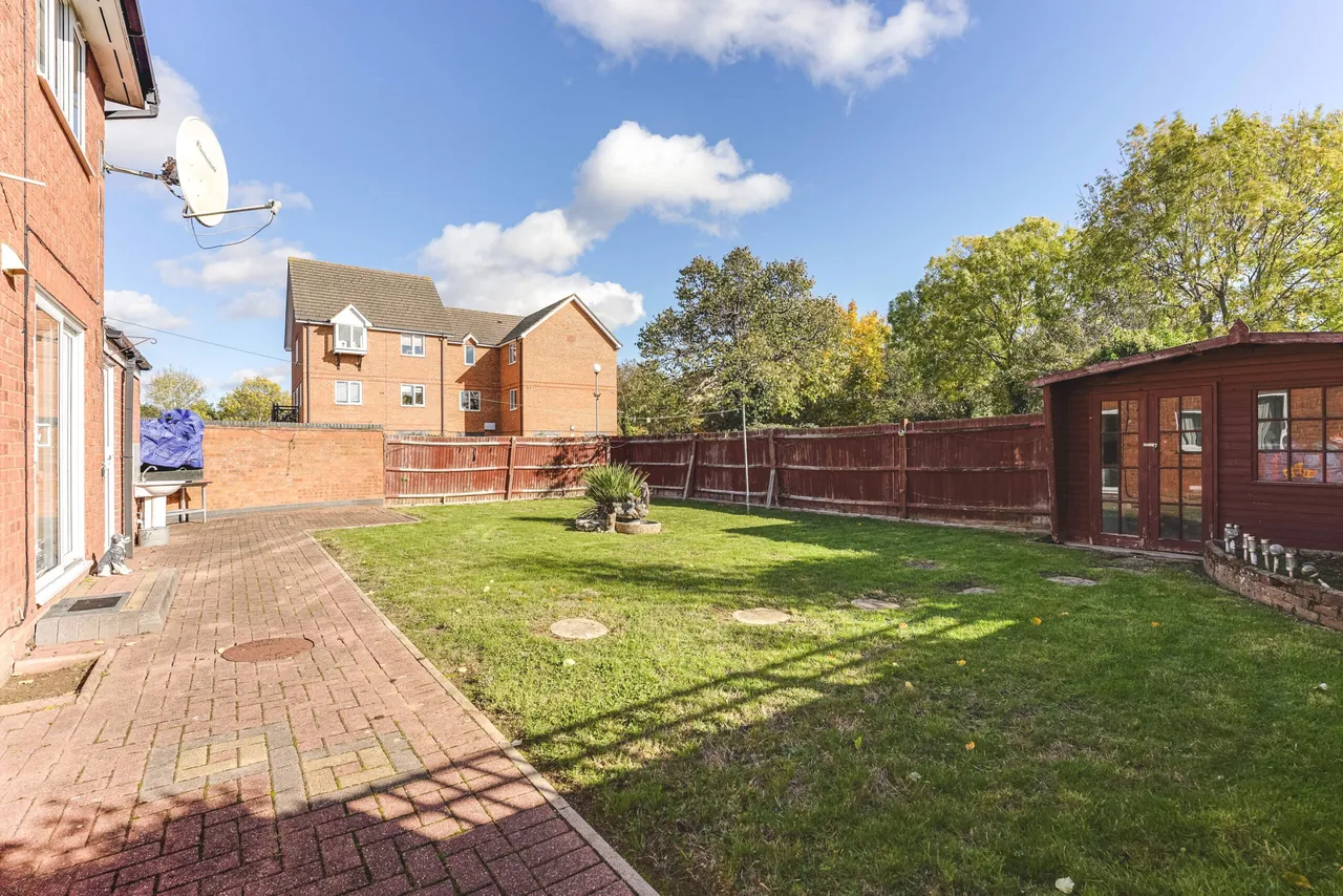 Peregrine Road, Waltham Abbey, EN9, photo 25