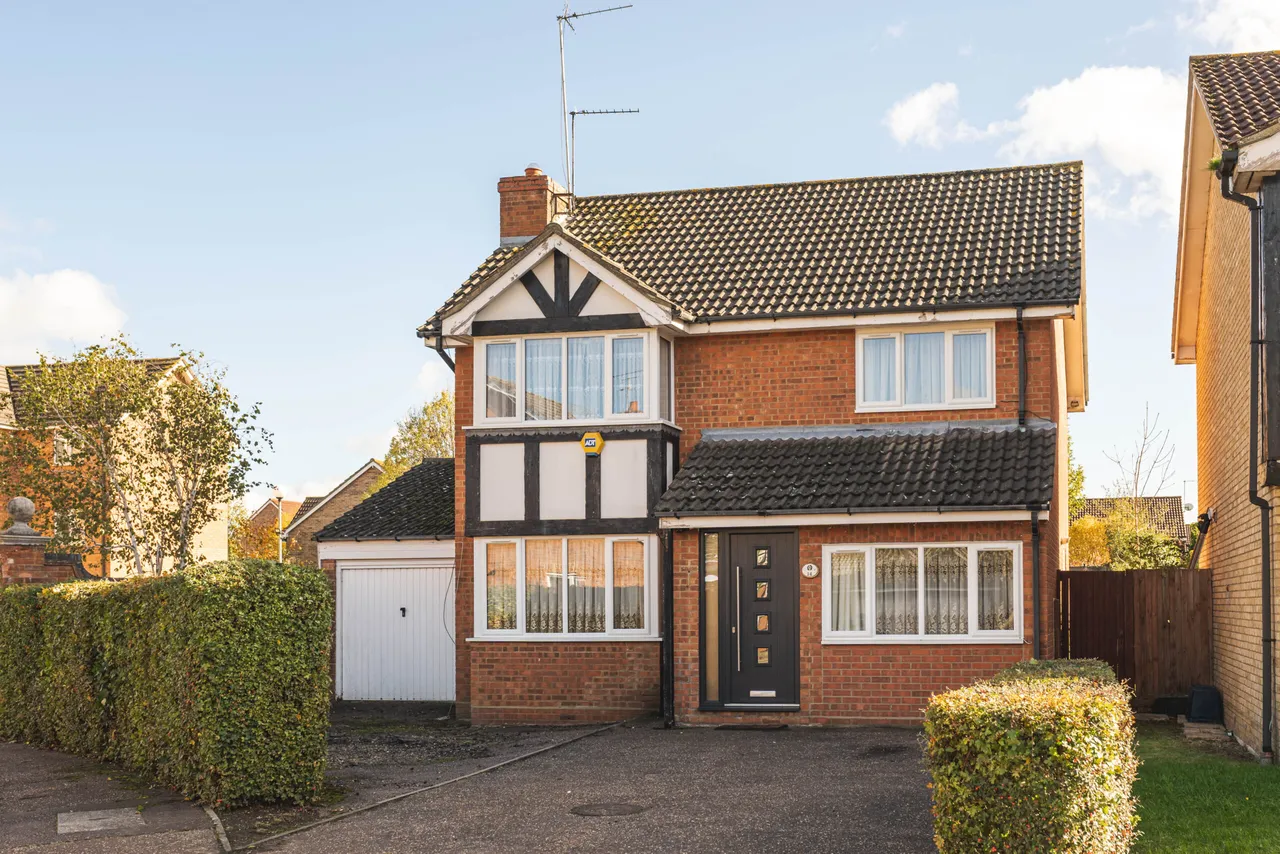 4 bed house for sale, Peregrine Road, Waltham Abbey, EN9
