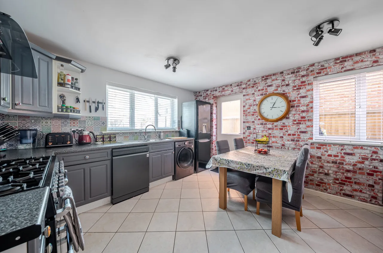 Kingfisher Drive, Littlehampton, BN17, photo 3