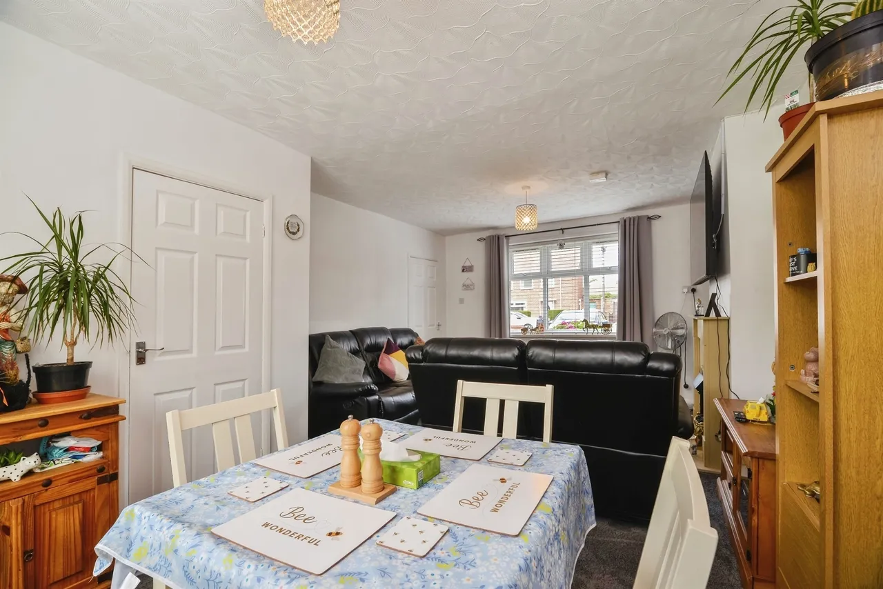 Owton Manor Lane, Hartlepool, TS25, photo 3