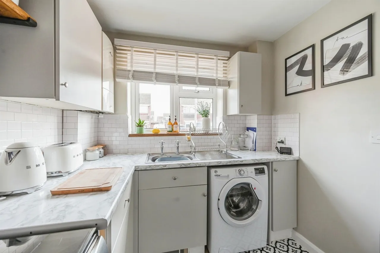 Riversfield Drive, Rocester, ST14, photo 4