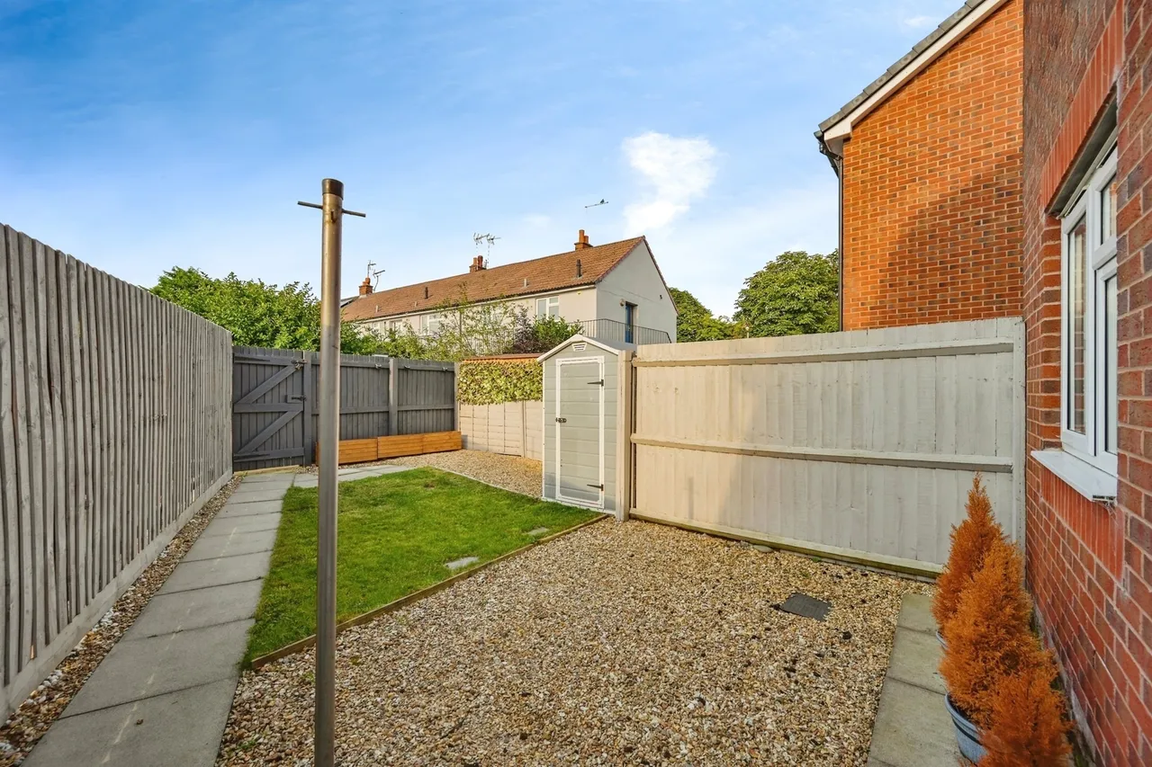 Riversfield Drive, Rocester, ST14, photo 14