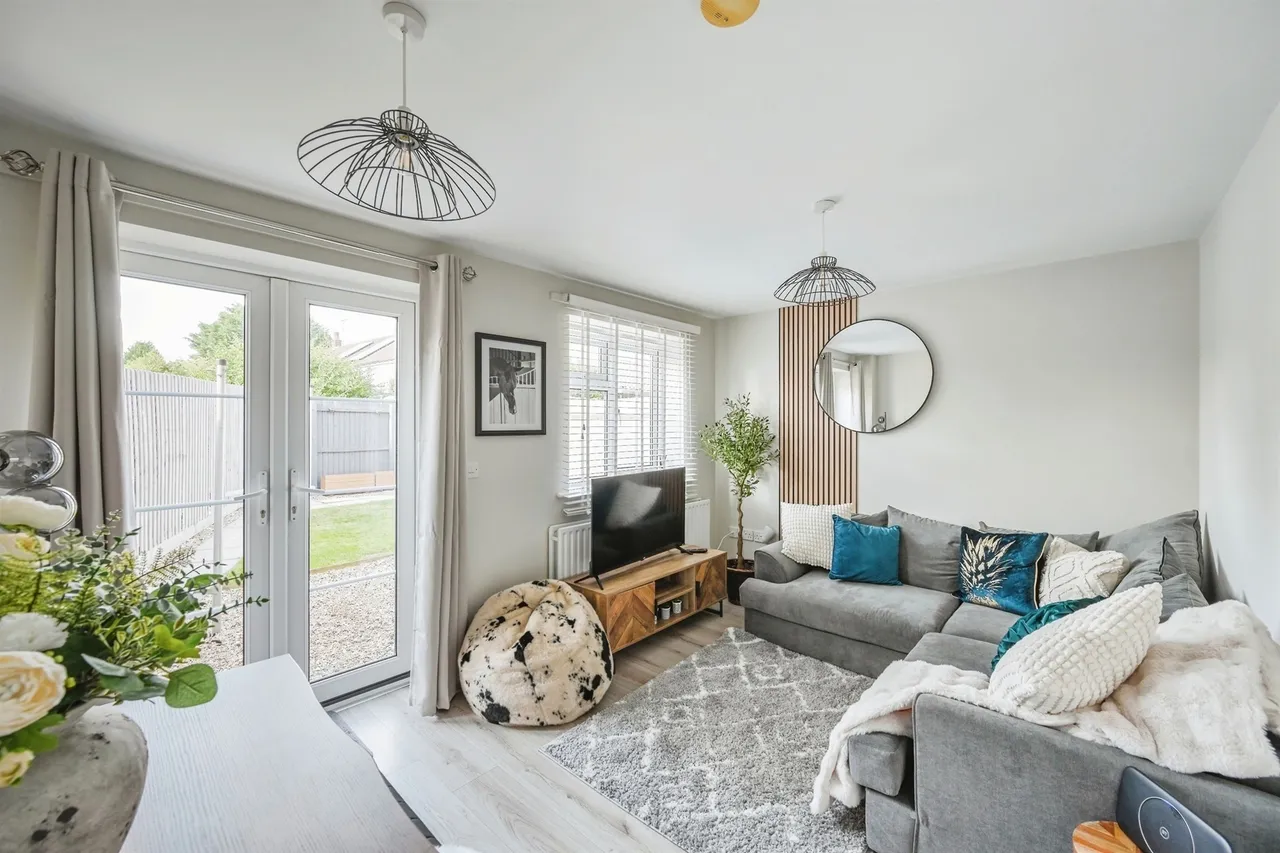 Riversfield Drive, Rocester, ST14, photo 8