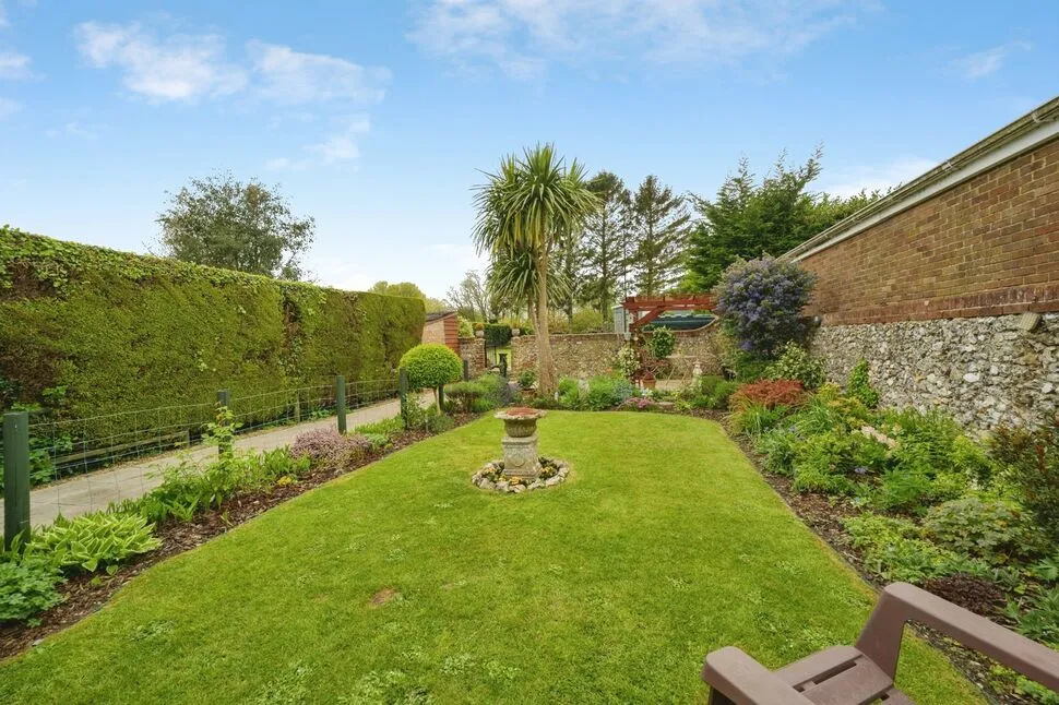 Chequers Cottages, Stone Street, Petham, Kent, CT4, photo 10