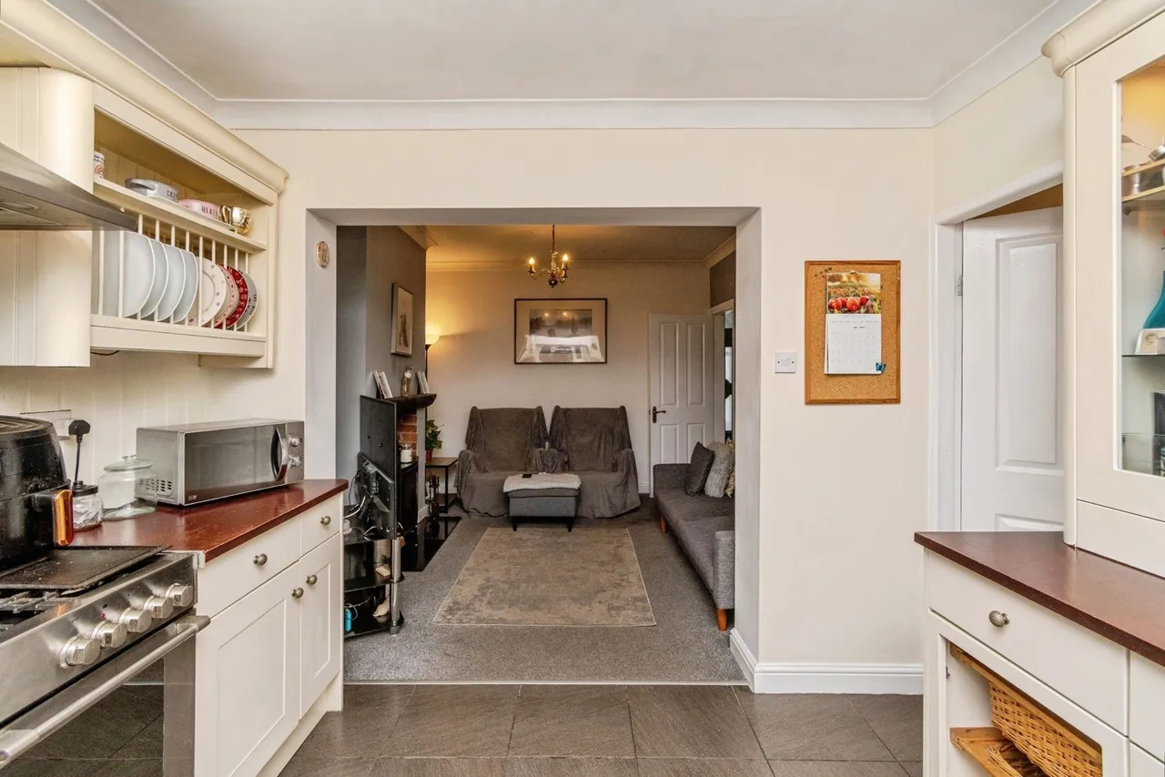 Wrexham Avenue, Walsall, WS2, photo 7