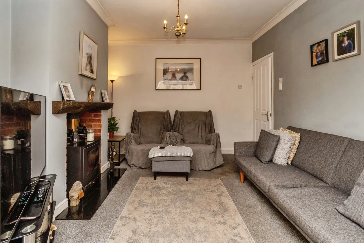 Wrexham Avenue, Walsall, WS2, photo 6