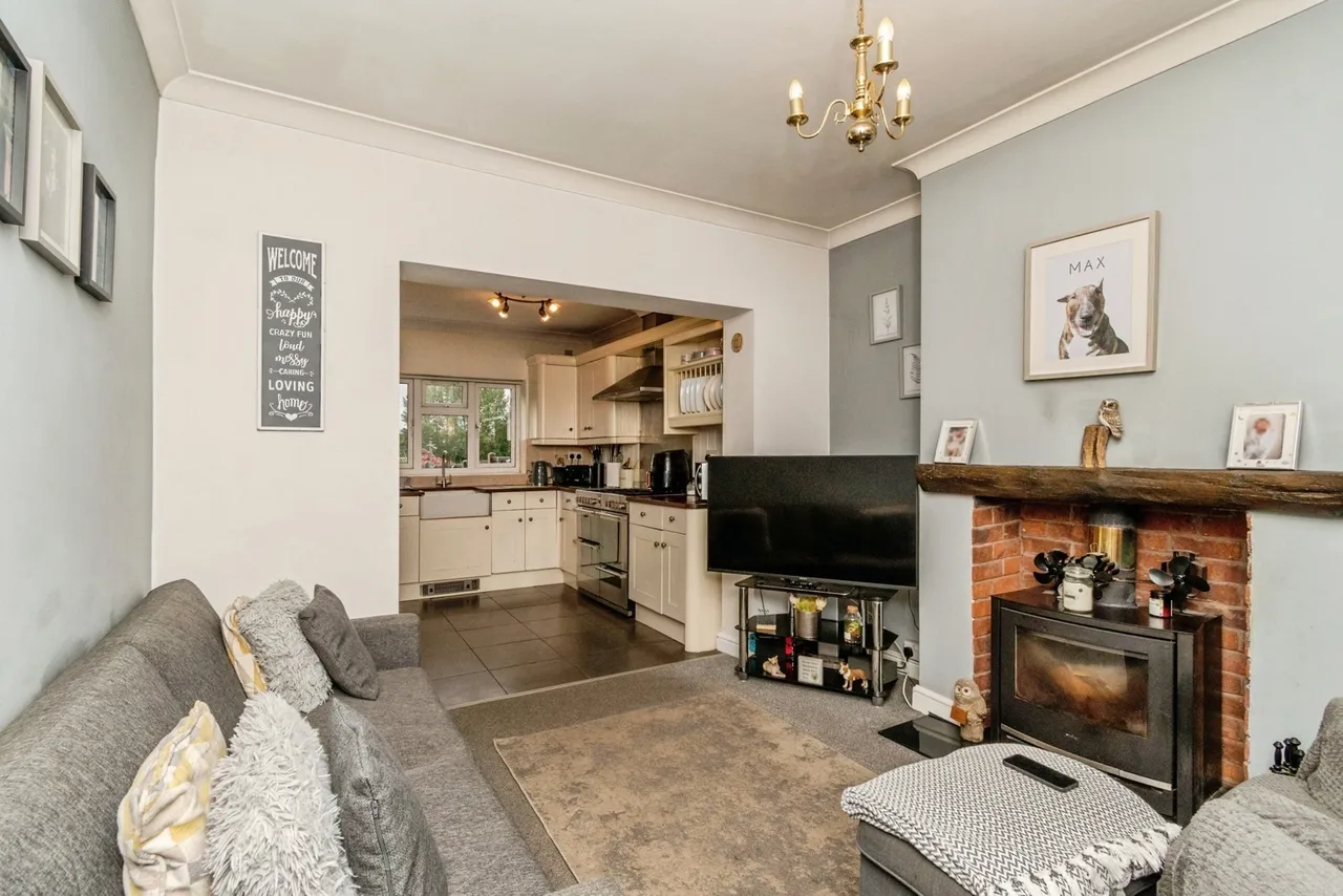 Wrexham Avenue, Walsall, WS2, photo 5