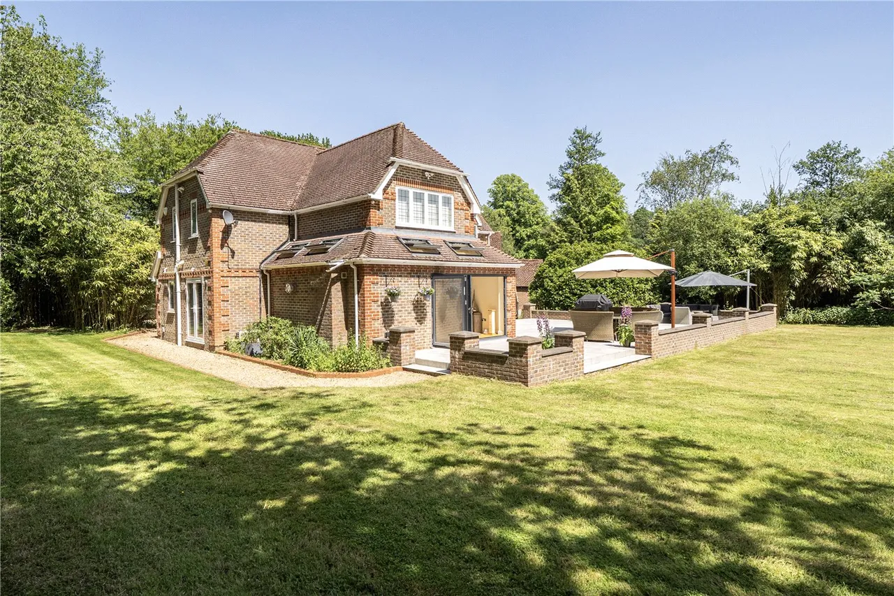 Moor Park Way, Farnham, Surrey, GU9, photo 6