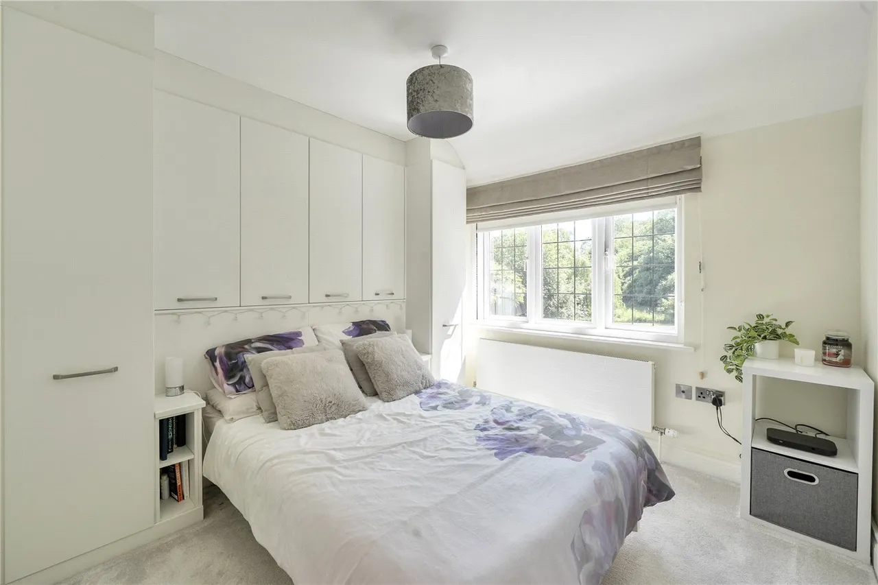 Moor Park Way, Farnham, Surrey, GU9, photo 11