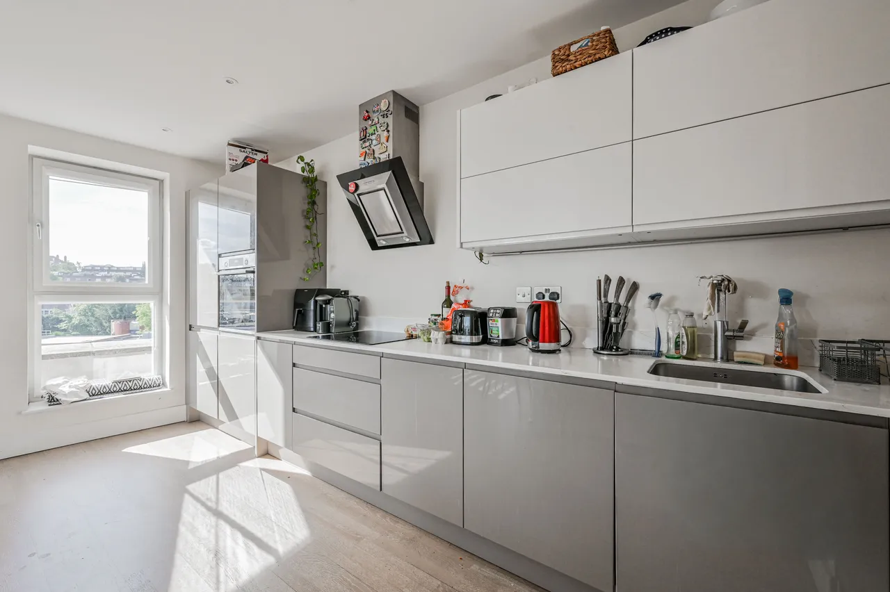 Flat 8, Century House, London, photo 6