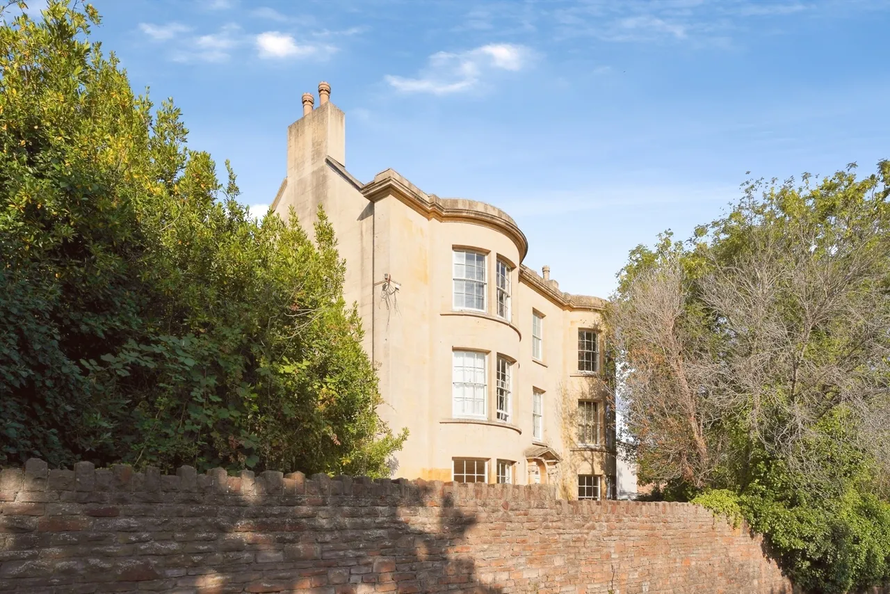 2 bed flat for sale, High Street, Shirehampton, BS11