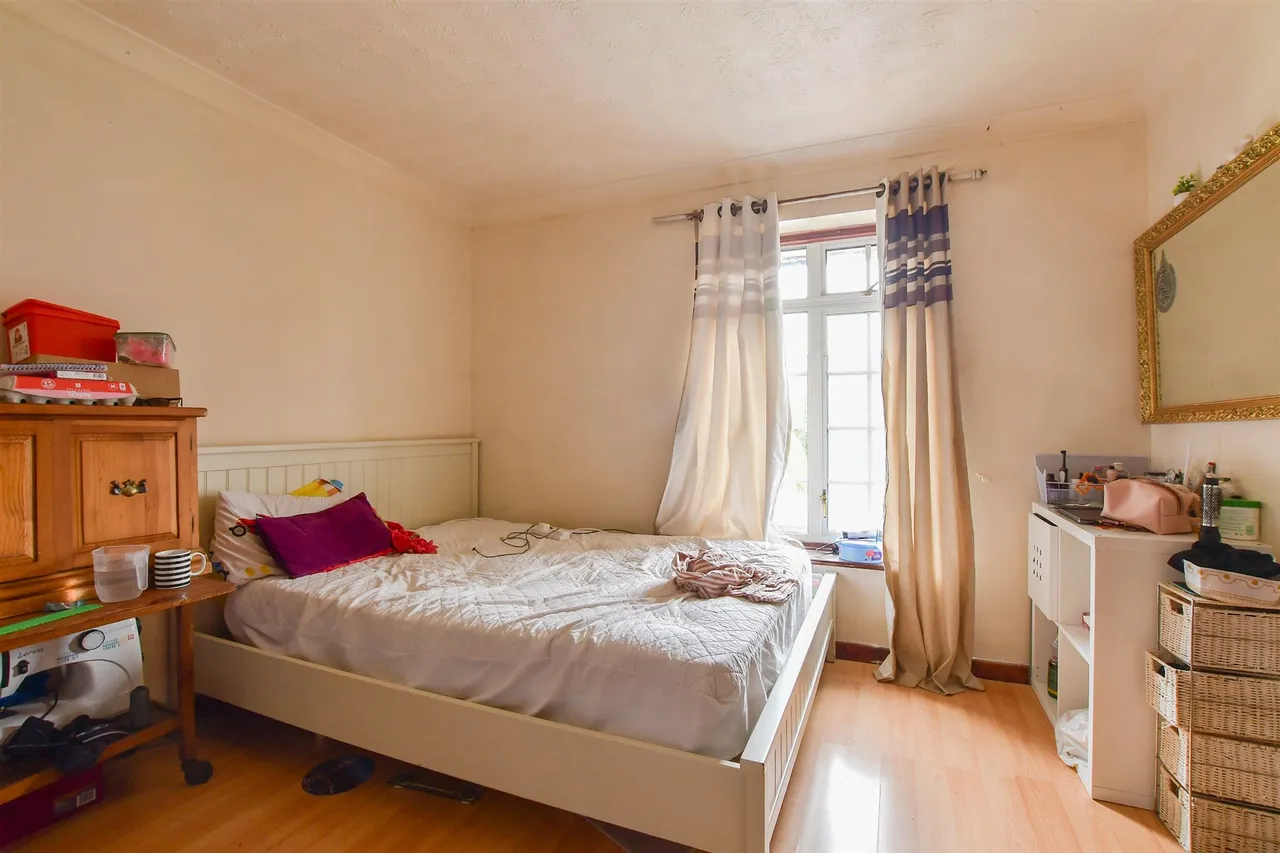 Shaws Road, Northgate, RH10, photo 10