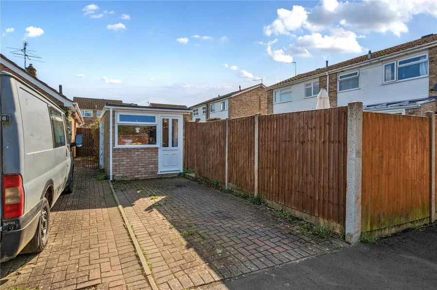 Sutton Road, Speen, RG14, photo 13