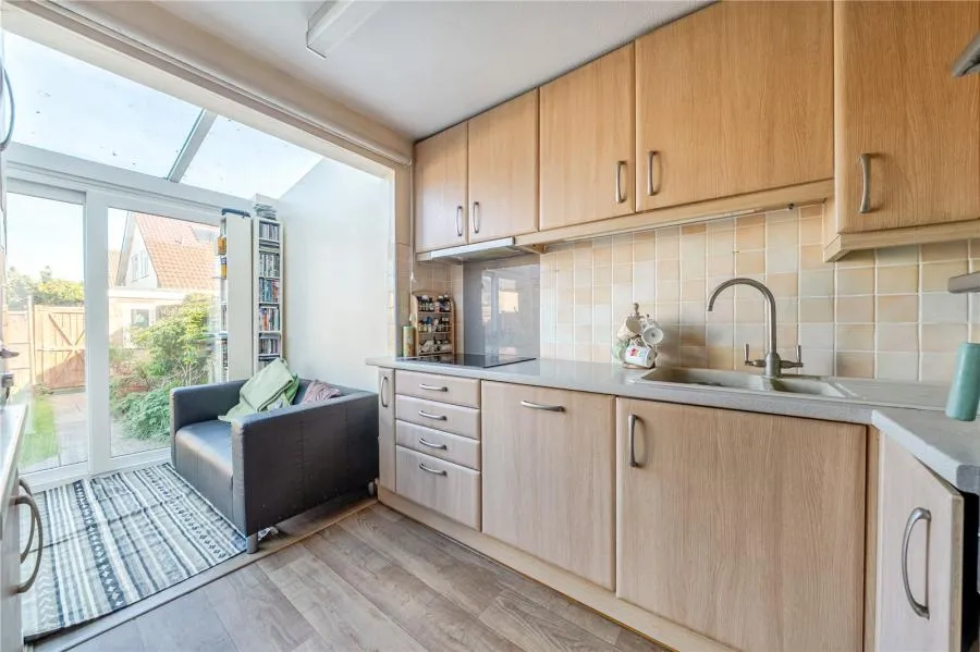 Sutton Road, Speen, RG14, photo 4
